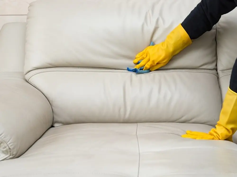 como limpar sofa de couro branco sintetico